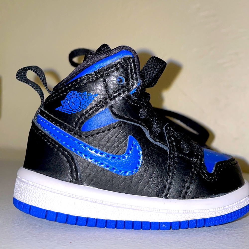 Jordan 1 Mid "Black/Hyper Royal/White" Toddler Kids' Shoe size 2c